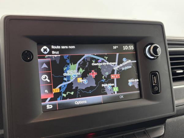 Vente en ligne Renault Master Fourgon MASTER FGN TRAC F3500 L2H2 DCI 135 au prix de 21 790 €