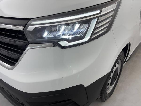 Vente en ligne Renault Trafic 3 Fourgon TRAFIC FGN L1H1 3000 KG BLUE DCI 130 au prix de 24 990 €