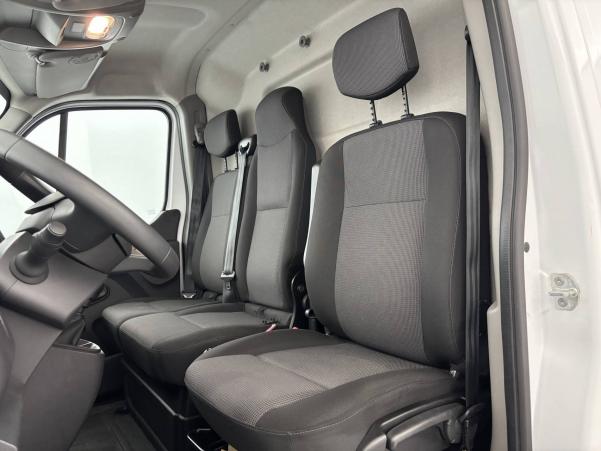 Vente en ligne Renault Master Fourgon MASTER FGN TRAC F3500 L2H2 DCI 135 au prix de 21 790 €