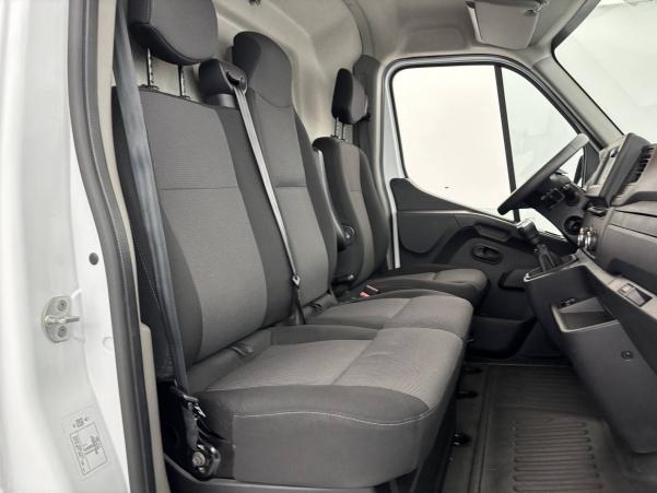 Vente en ligne Renault Master Fourgon MASTER FGN TRAC F3500 L2H2 DCI 135 au prix de 21 790 €
