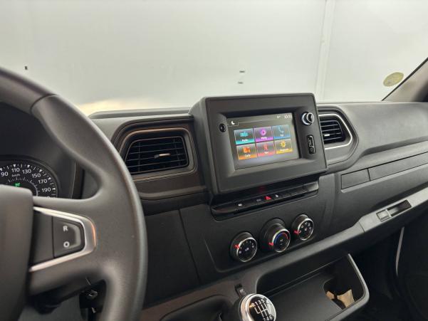 Vente en ligne Renault Master Fourgon MASTER FGN TRAC F3500 L2H2 DCI 135 au prix de 21 790 €