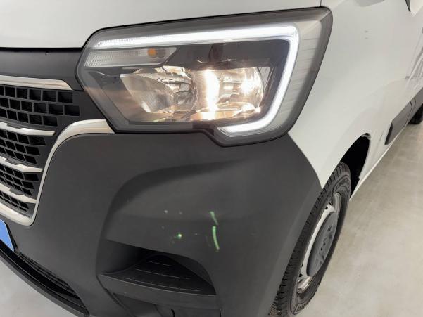 Vente en ligne Renault Master Fourgon MASTER FGN TRAC F3500 L2H2 DCI 135 au prix de 21 790 €