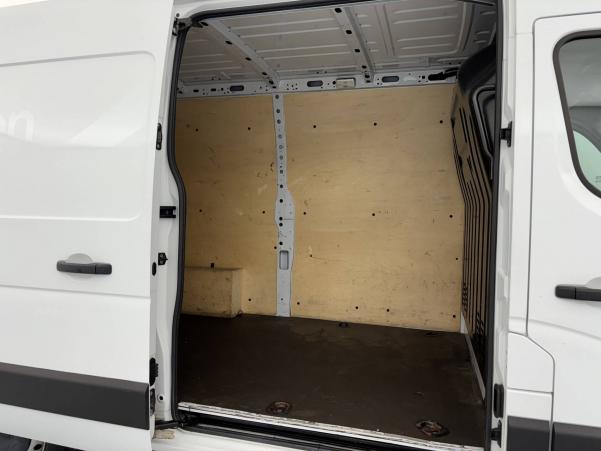 Vente en ligne Renault Master Fourgon MASTER FGN TRAC F3500 L2H2 DCI 135 au prix de 21 790 €
