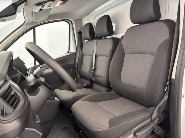 Vente en ligne Renault Trafic 3 Fourgon TRAFIC FGN L1H1 3000 KG BLUE DCI 130 au prix de 24 990 €