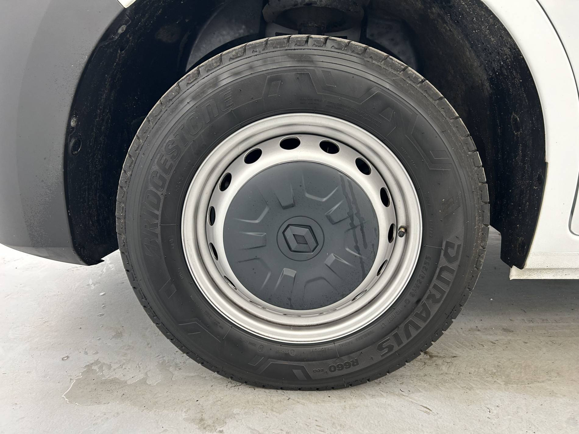 Vente en ligne Renault Master Fourgon MASTER FGN TRAC F3500 L2H2 BLUE DCI 135 au prix de 25 990 €