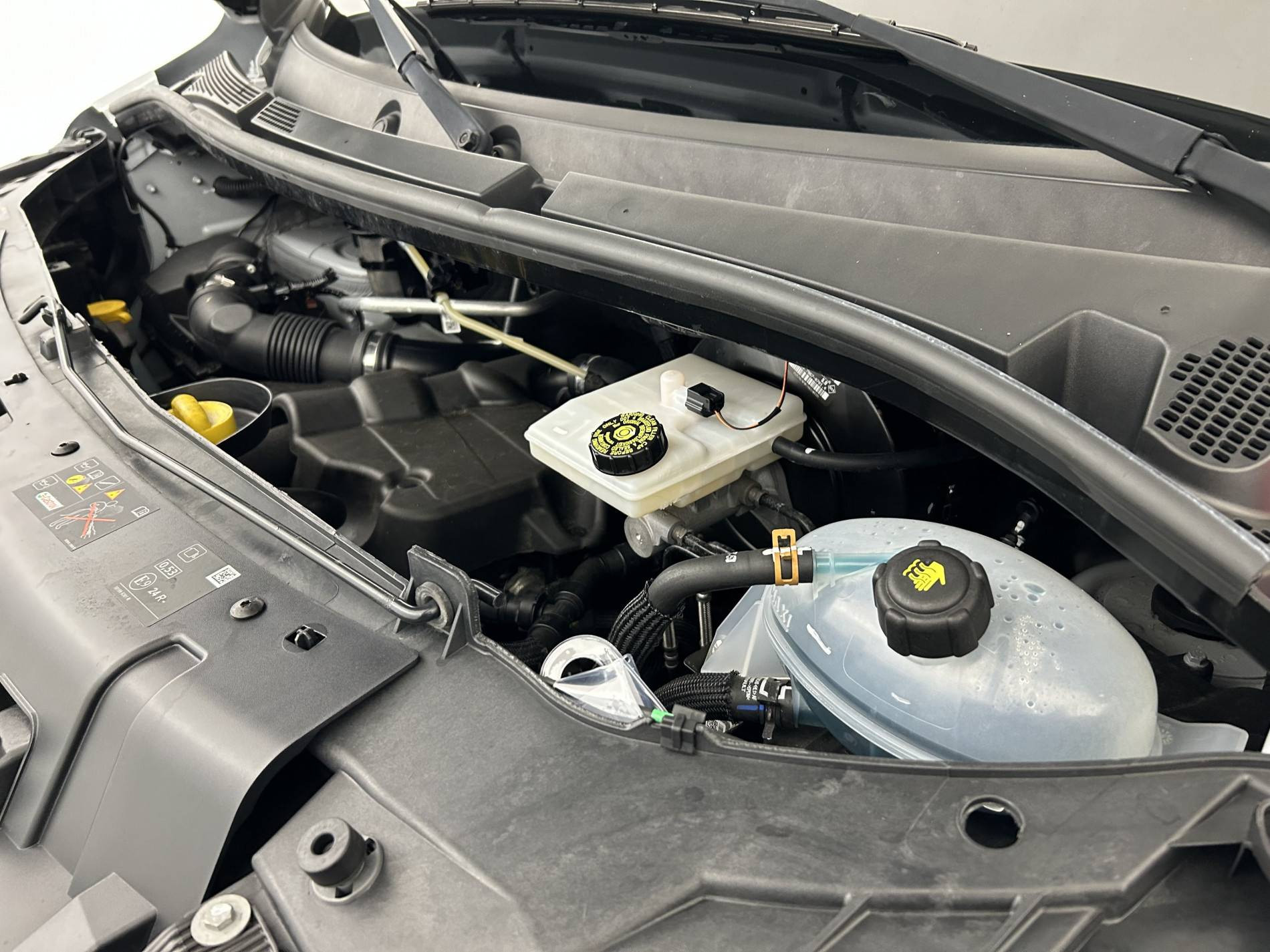 Vente en ligne Renault Master Fourgon MASTER FGN TRAC F3500 L2H2 BLUE DCI 135 au prix de 25 990 €