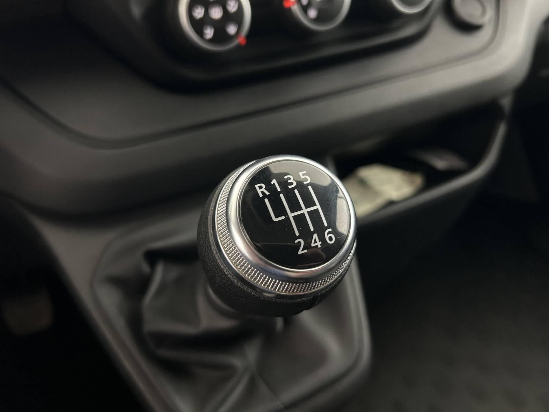 Vente en ligne Renault Trafic 3 Fourgon TRAFIC FGN L1H1 3000 KG BLUE DCI 130 au prix de 19 390 €