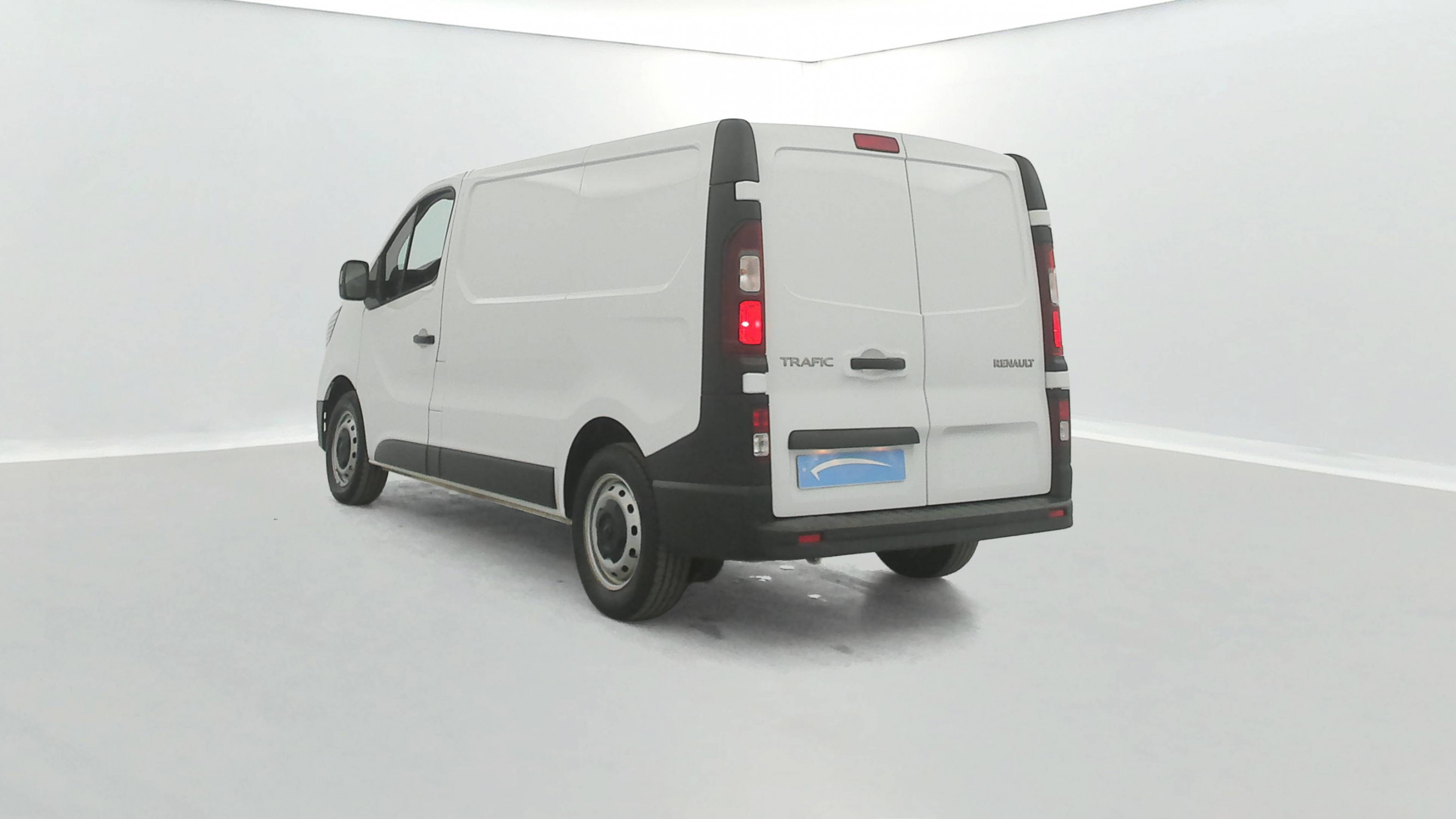 Vente en ligne Renault Trafic 3 Fourgon TRAFIC FGN L1H1 3000 KG BLUE DCI 130 au prix de 19 390 €