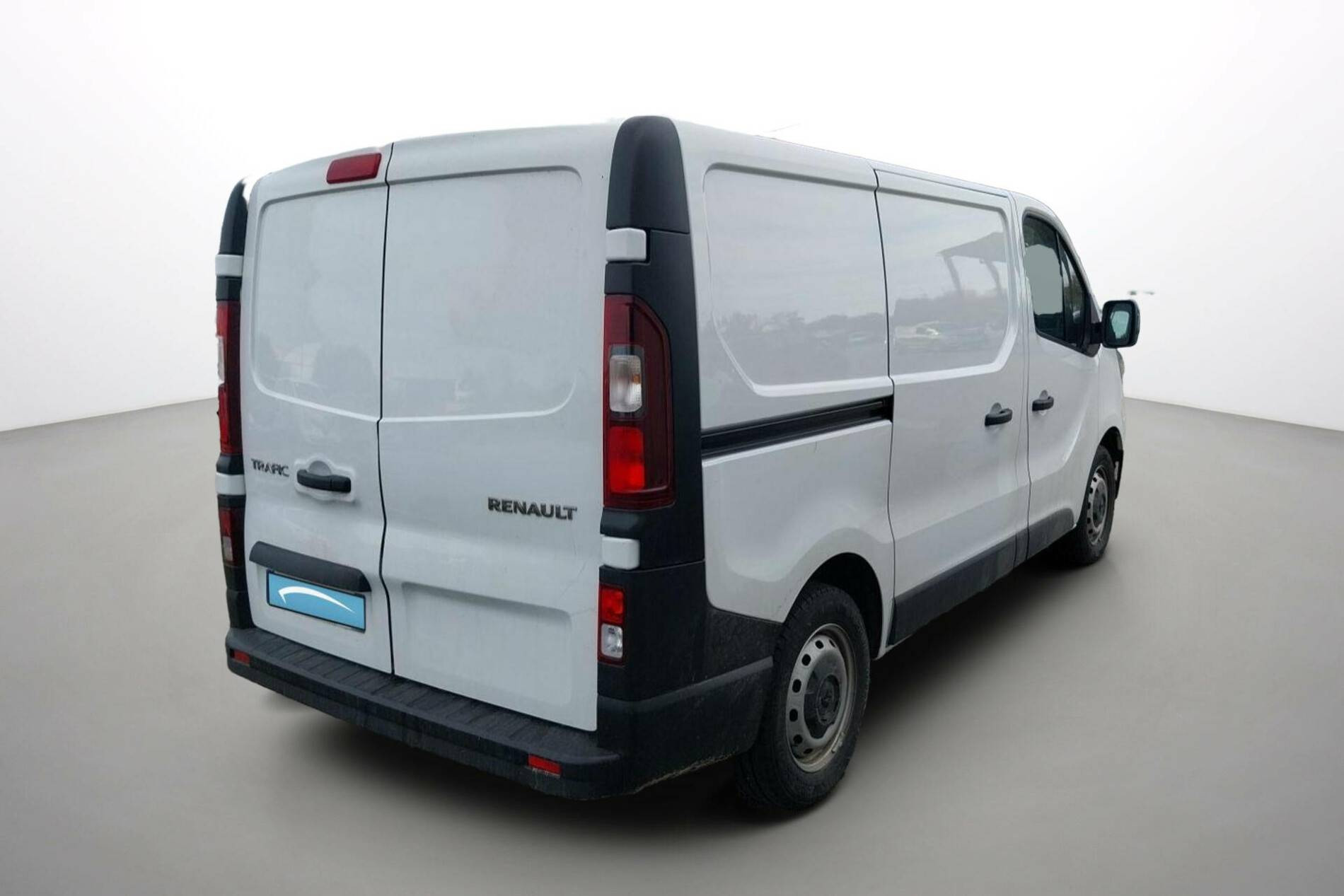 Vente en ligne Renault Trafic 3 Fourgon TRAFIC FGN L1H1 3000 KG BLUE DCI 130 au prix de 19 390 €