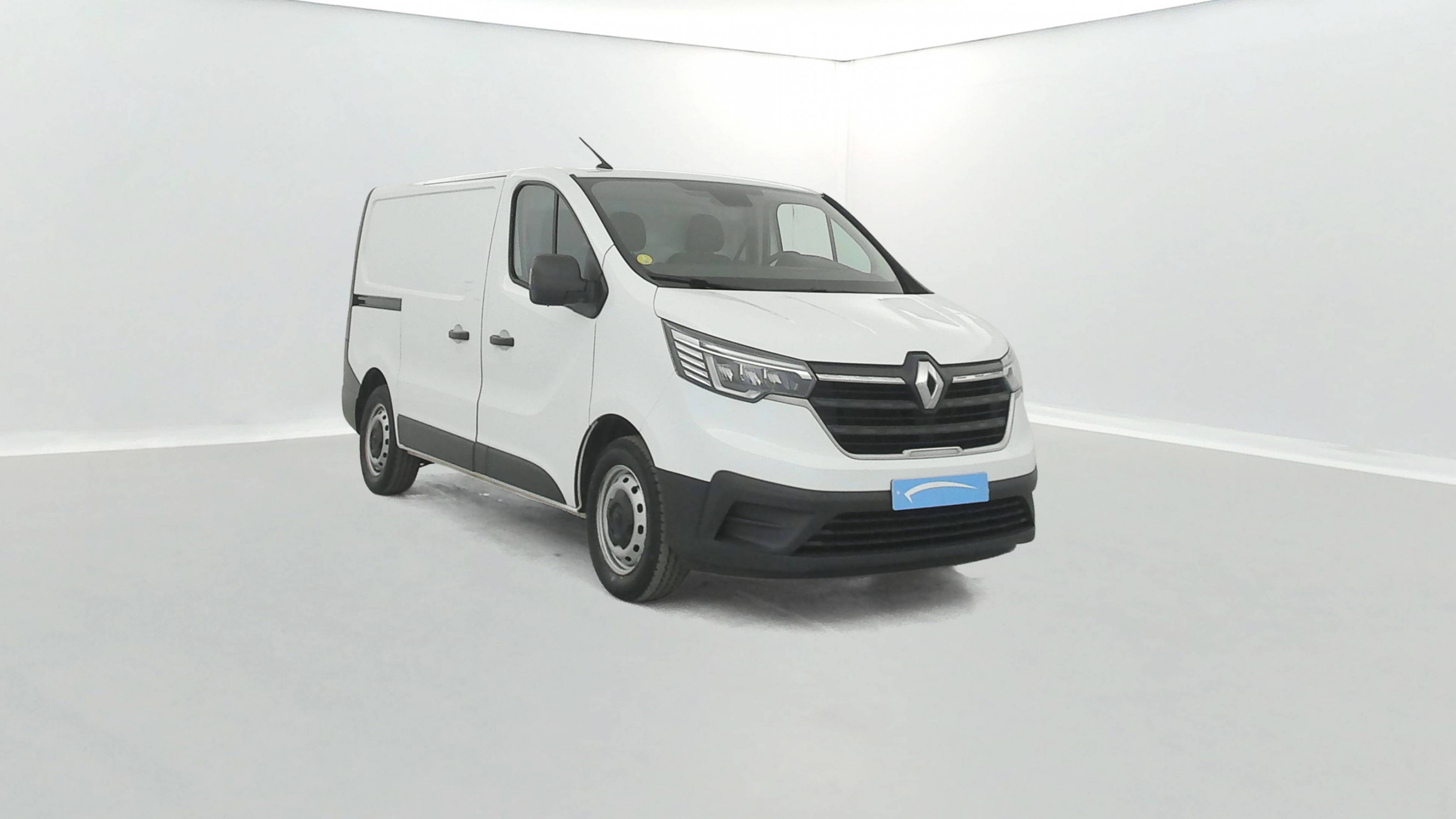 Vente en ligne Renault Trafic 3 Fourgon TRAFIC FGN L1H1 3000 KG BLUE DCI 130 au prix de 19 390 €