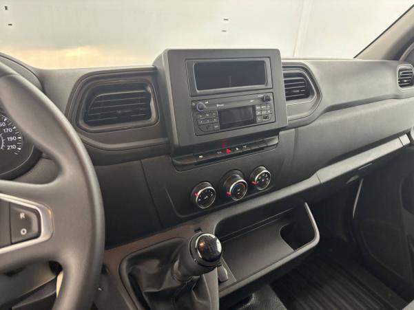 Vente en ligne Renault Master Fourgon MASTER FGN TRAC F3500 L2H2 BLUE DCI 135 au prix de 26 990 €