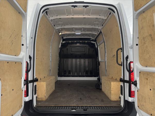 Vente en ligne Renault Master Fourgon MASTER FGN TRAC F3500 L2H2 BLUE DCI 135 au prix de 26 990 €