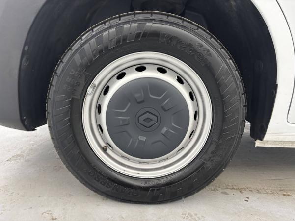 Vente en ligne Renault Master Fourgon MASTER FGN TRAC F3500 L2H2 BLUE DCI 135 au prix de 26 990 €