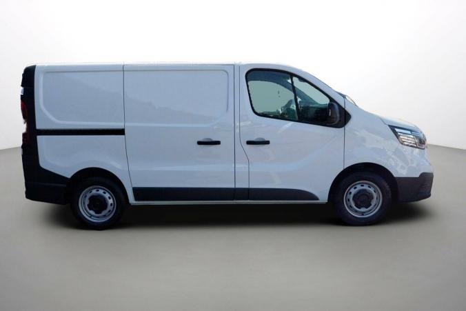 Vente en ligne Renault Trafic 3 Fourgon TRAFIC FGN L1H1 3000 KG BLUE DCI 130 au prix de 24 990 €