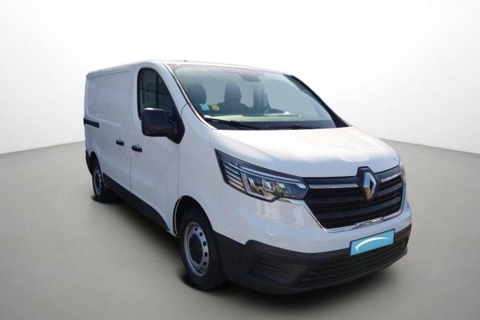 Vente en ligne Renault Trafic 3 Fourgon TRAFIC FGN L1H1 3000 KG BLUE DCI 130 au prix de 24 990 €