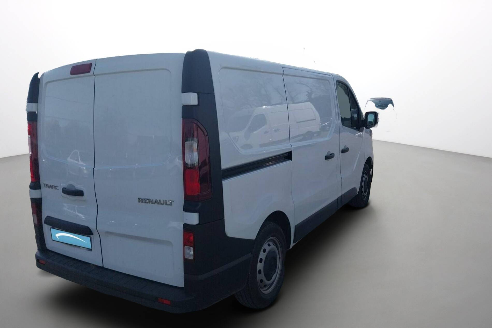 Vente en ligne Renault Trafic 3 Fourgon TRAFIC FG BLUE DCI 130 L1H1 3T GSR2 au prix de 24 390 €