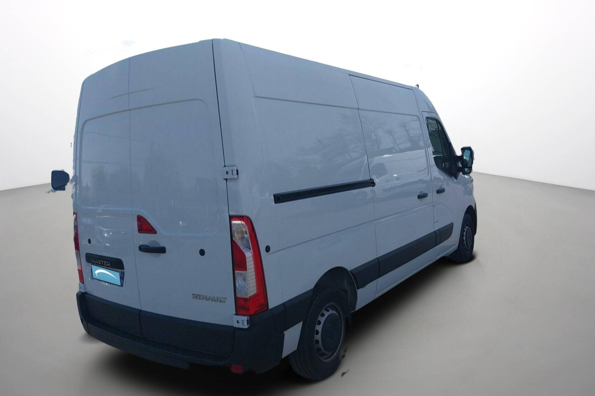 Vente en ligne Renault Master Fourgon MASTER FGN TRAC F3500 L2H2 BLUE DCI 135 au prix de 27 990 €
