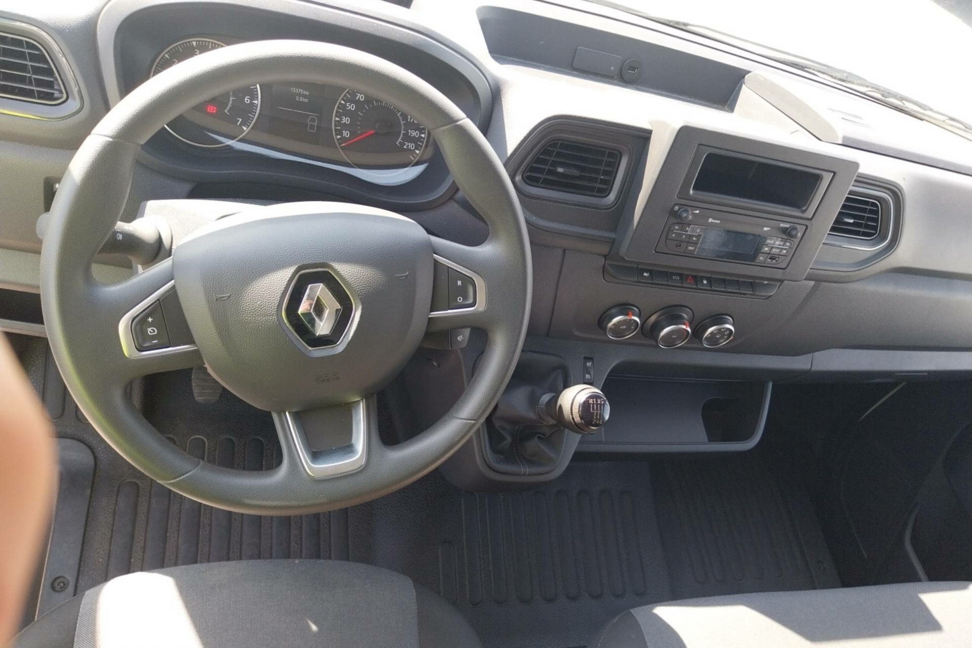 Vente en ligne Renault Master Fourgon MASTER FGN TRAC F3500 L2H2 BLUE DCI 135 au prix de 27 990 €