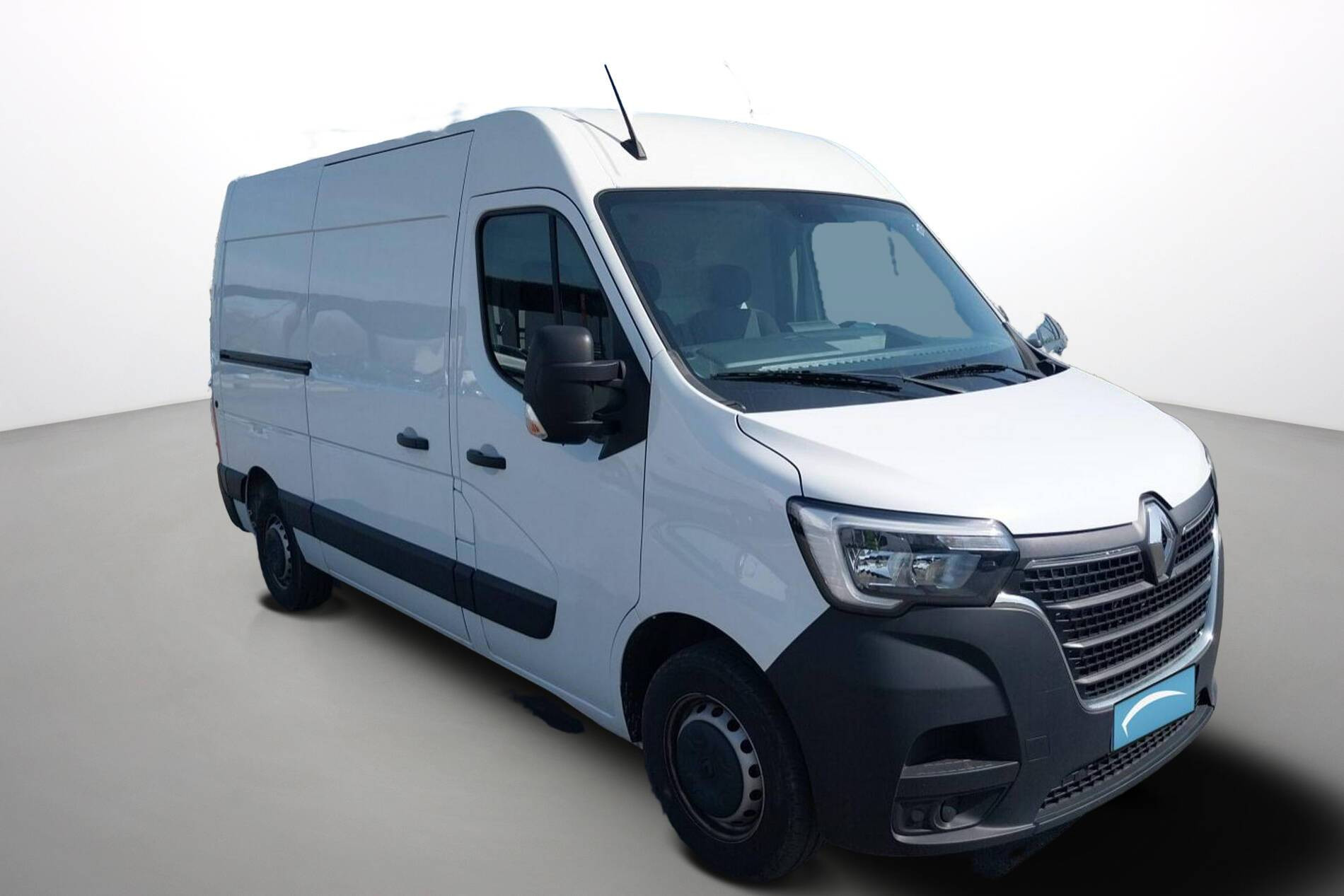 Vente en ligne Renault Master Fourgon MASTER FGN TRAC F3500 L2H2 BLUE DCI 135 au prix de 27 990 €