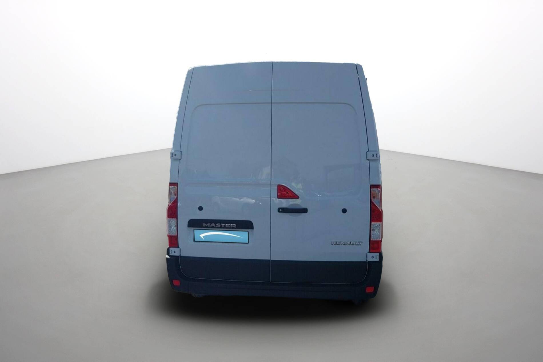 Vente en ligne Renault Master Fourgon MASTER FGN TRAC F3500 L2H2 BLUE DCI 135 au prix de 27 990 €