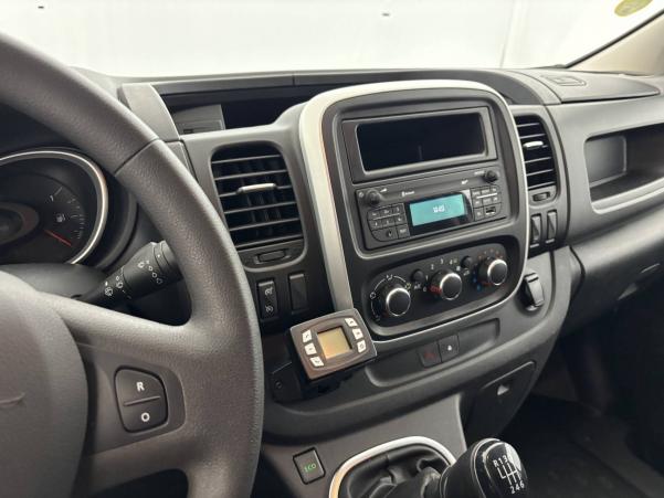 Vente en ligne Renault Trafic 3 Fourgon TRAFIC FGN L1H1 FRIGORIFIQUE 1200 KG DCI 120 au prix de 27 990 €