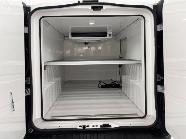 Vente en ligne Renault Trafic 3 Fourgon TRAFIC FGN L1H1 FRIGORIFIQUE 1200 KG DCI 120 au prix de 27 990 €