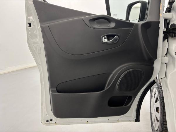 Vente en ligne Renault Trafic 3 Fourgon TRAFIC FGN L1H1 FRIGORIFIQUE 1200 KG DCI 120 au prix de 27 990 €