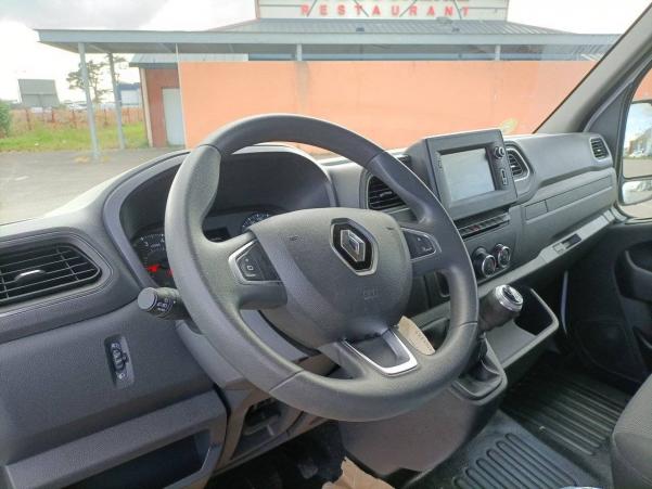 Vente en ligne Renault Master 3 Fourgon MASTER FGN TRAC F3500 L2H2 DCI 135 au prix de 25 790 €