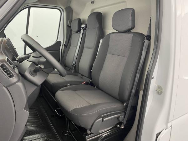 Vente en ligne Renault Master 3 Fourgon MASTER FGN TRAC F3500 L2H2 DCI 135 au prix de 24 590 €