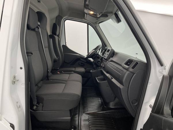 Vente en ligne Renault Master 3 Fourgon MASTER FGN TRAC F3500 L2H2 DCI 135 au prix de 24 590 €