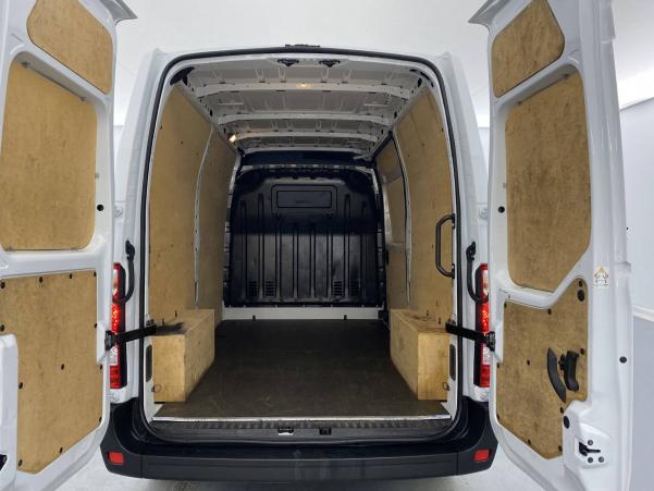 Vente en ligne Renault Master 3 Fourgon MASTER FGN TRAC F3500 L2H2 DCI 135 au prix de 24 590 €