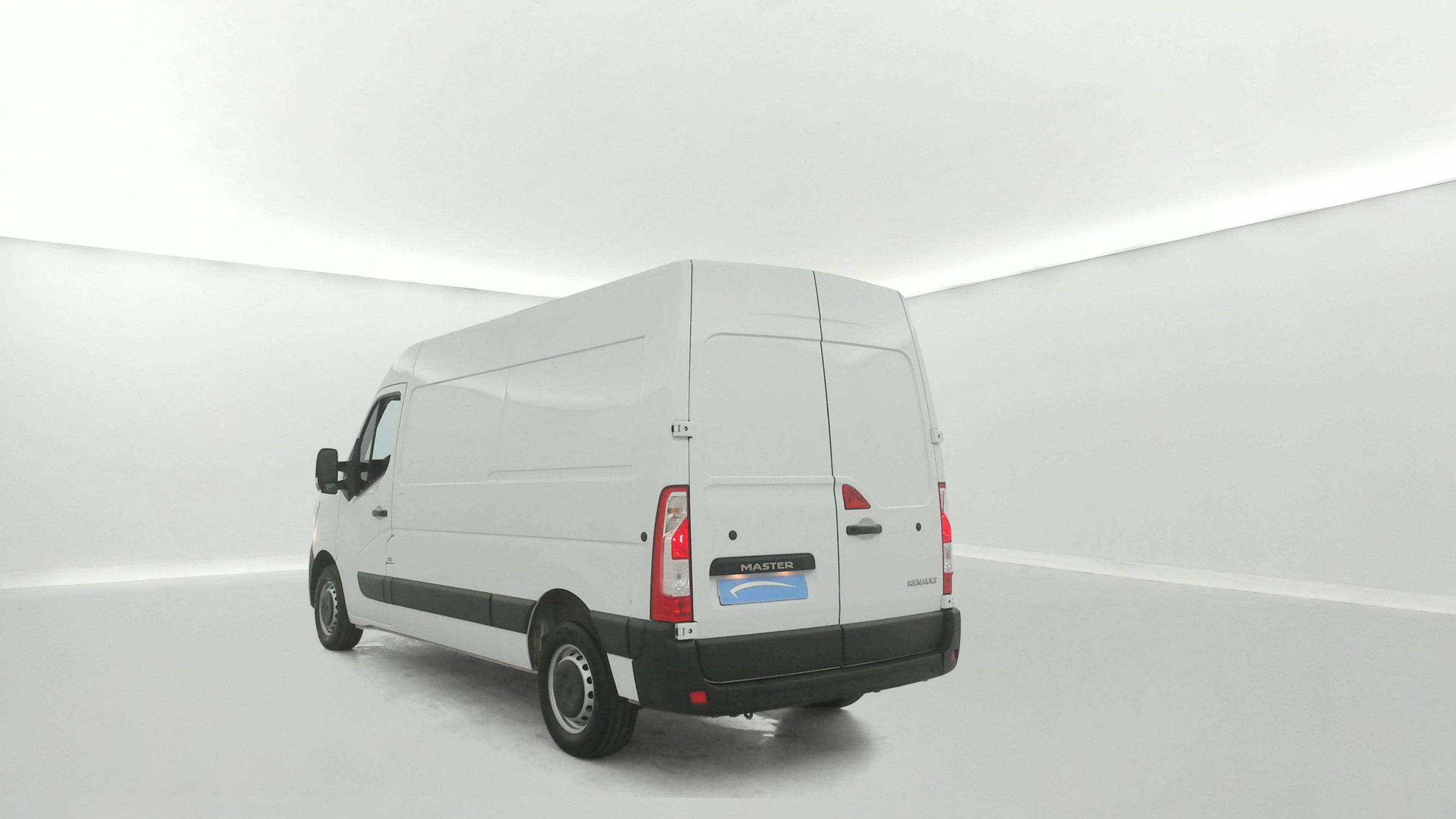 Vente en ligne Renault Master Fourgon MASTER FGN TRAC F3500 L2H2 BLUE DCI 135 au prix de 23 990 €