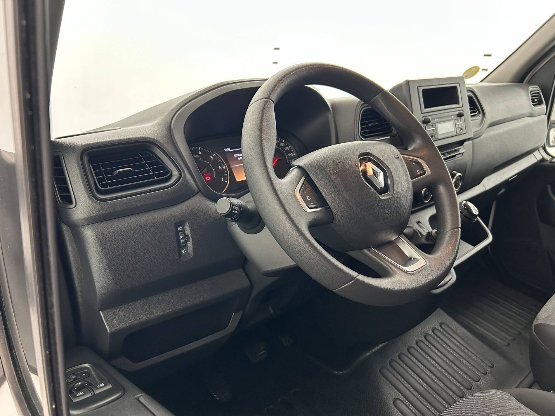 Vente en ligne Renault Master Fourgon MASTER FGN TRAC F3500 L2H2 BLUE DCI 135 au prix de 23 990 €