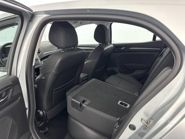Vente en ligne Renault Megane 4  Blue dCi 115 EDC au prix de 21 590 €