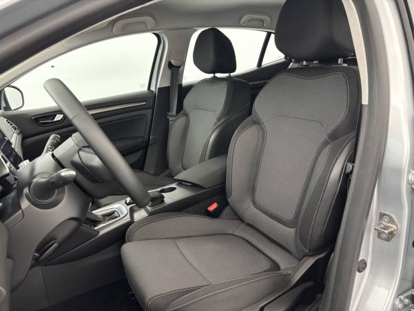 Vente en ligne Renault Megane 4  Blue dCi 115 EDC au prix de 21 590 €