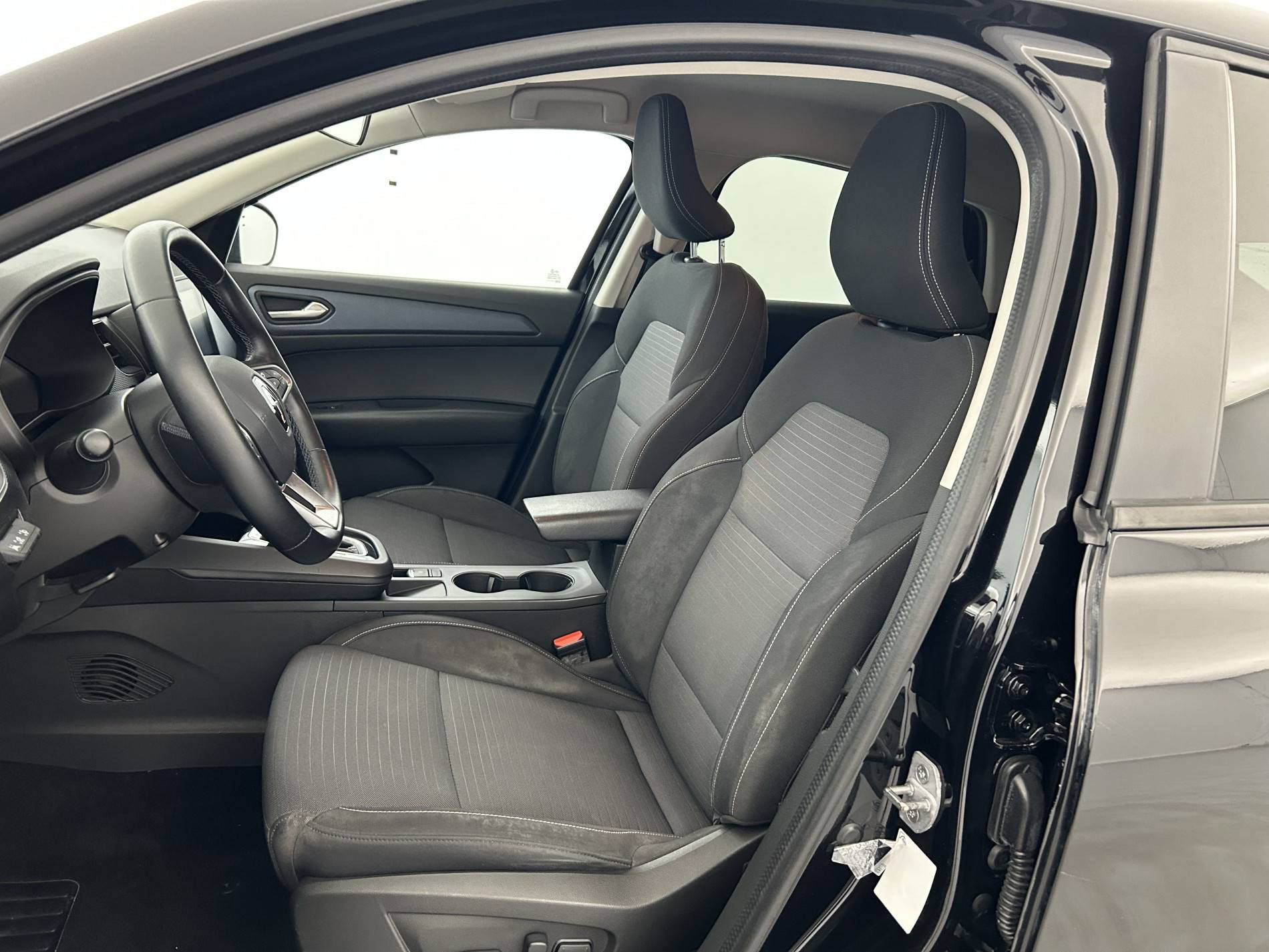 Vente en ligne Renault Arkana  E-Tech 145 au prix de 18 990 €