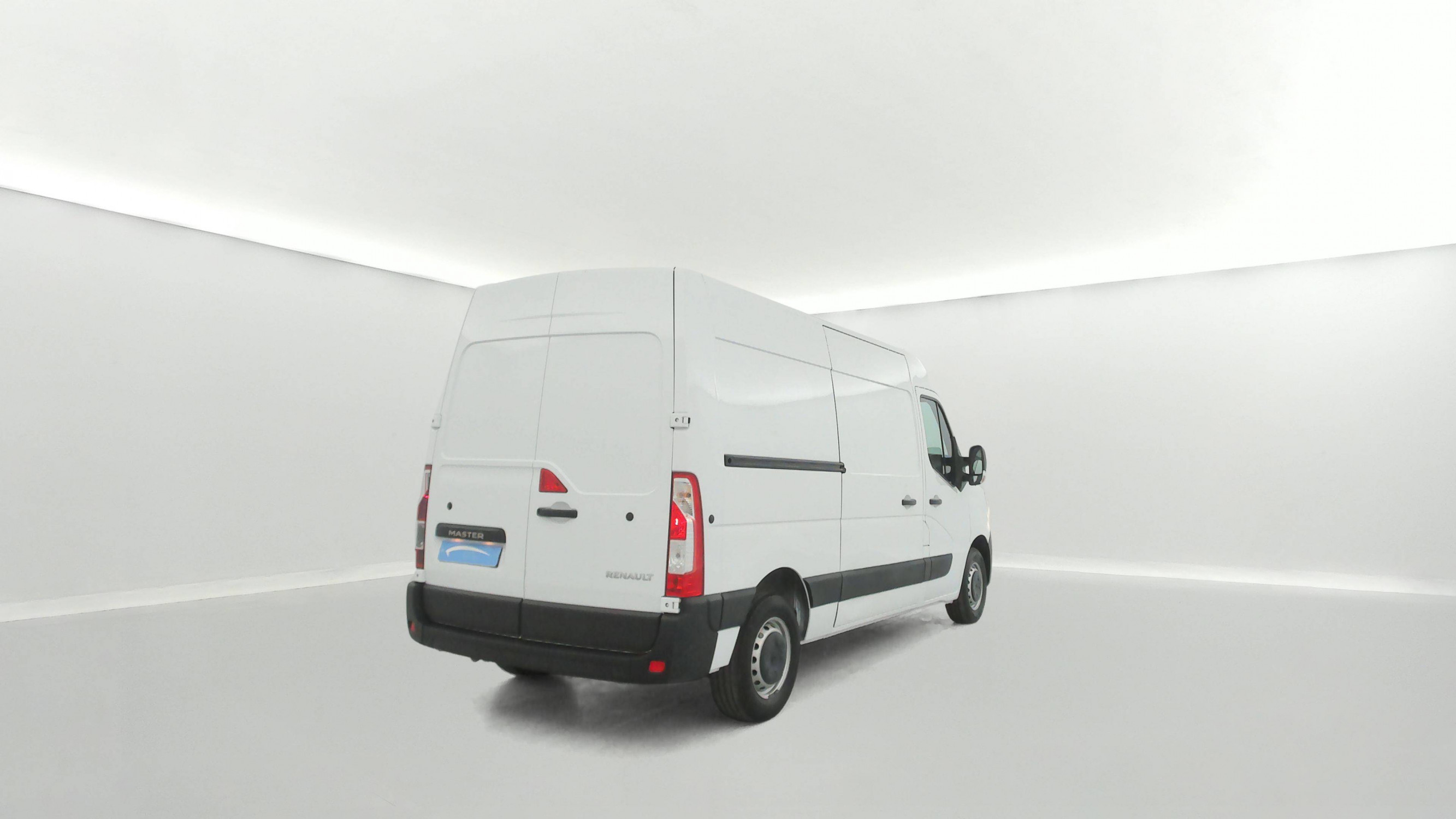 Vente en ligne Renault Master Fourgon MASTER FGN TRAC F3500 L2H2 BLUE DCI 135 au prix de 23 990 €