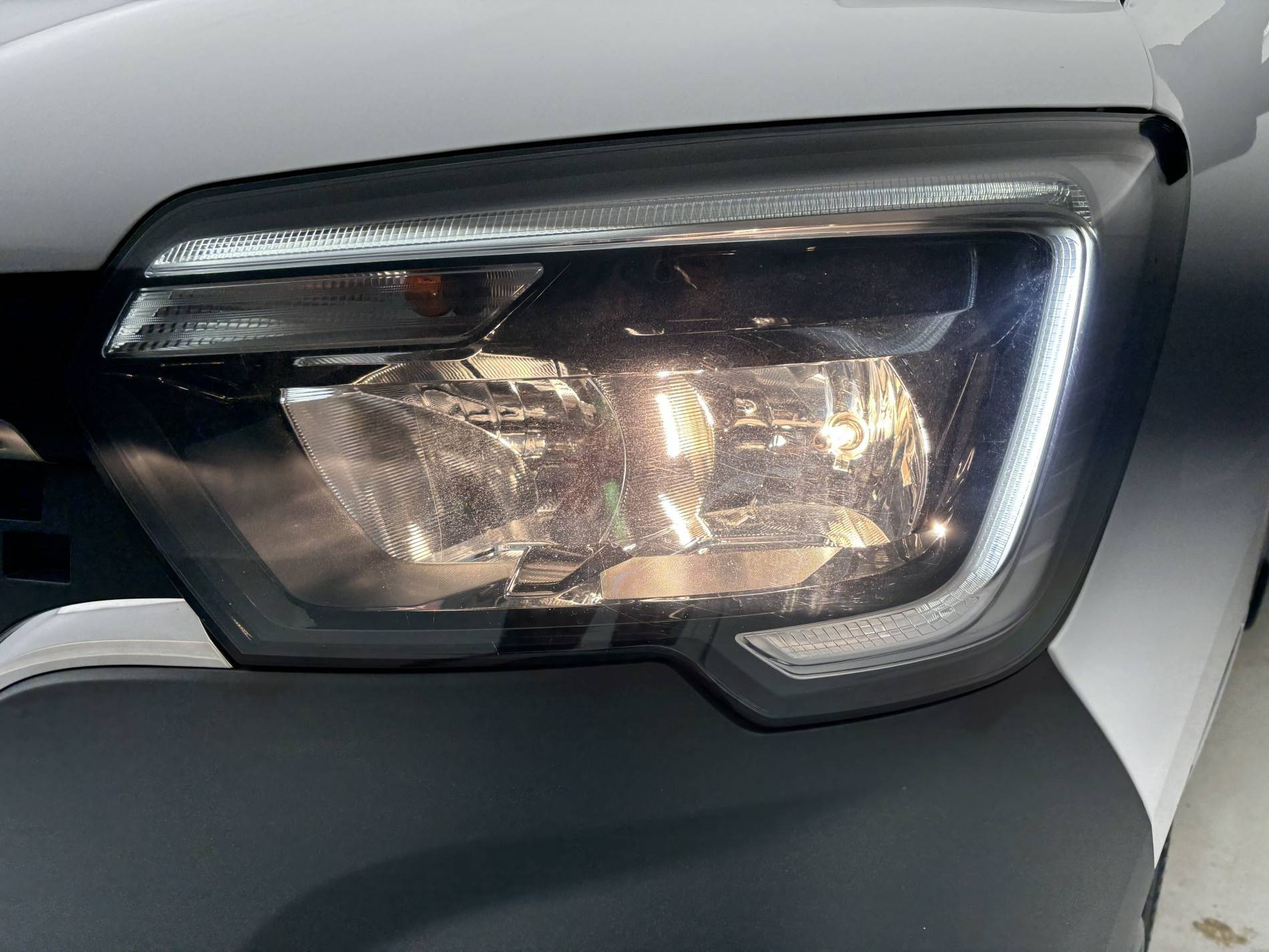 Vente en ligne Renault Master Fourgon MASTER FGN TRAC F3500 L2H2 BLUE DCI 135 au prix de 23 990 €