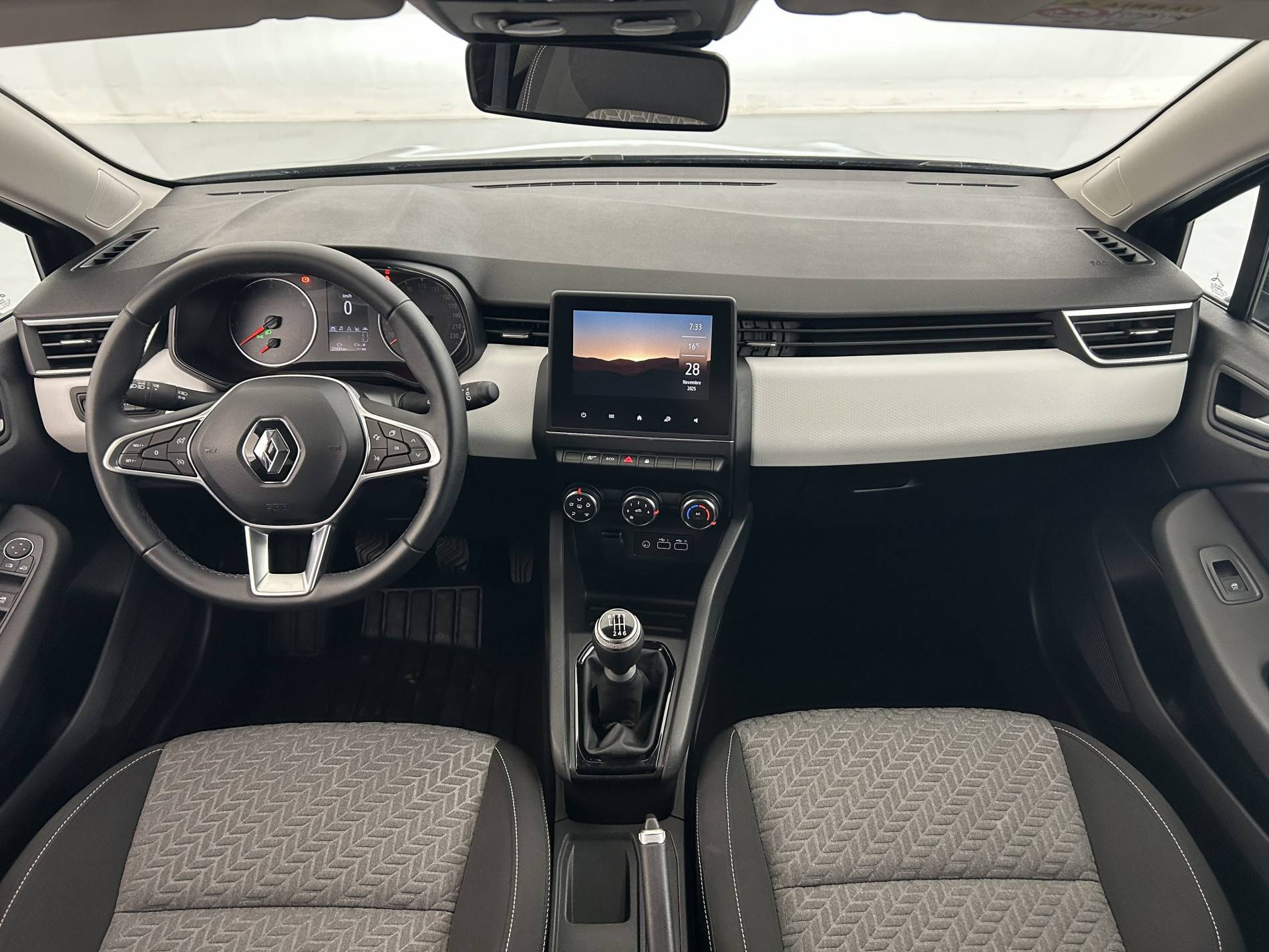 Vente en ligne Renault Clio 5 Clio TCe 90 au prix de 15 590 €