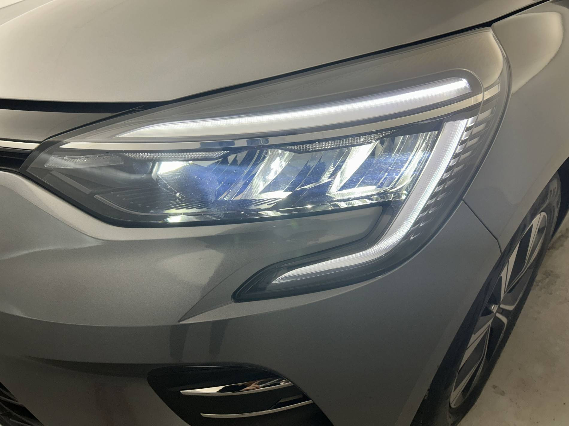 Vente en ligne Renault Clio 5 Clio TCe 90 au prix de 15 390 €