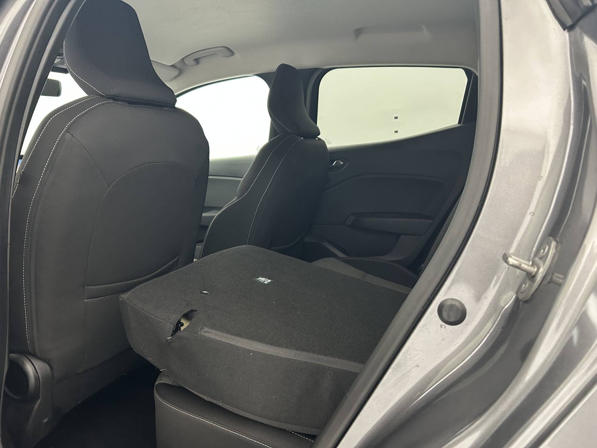 Vente en ligne Renault Clio 5 Clio TCe 90 au prix de 15 590 €