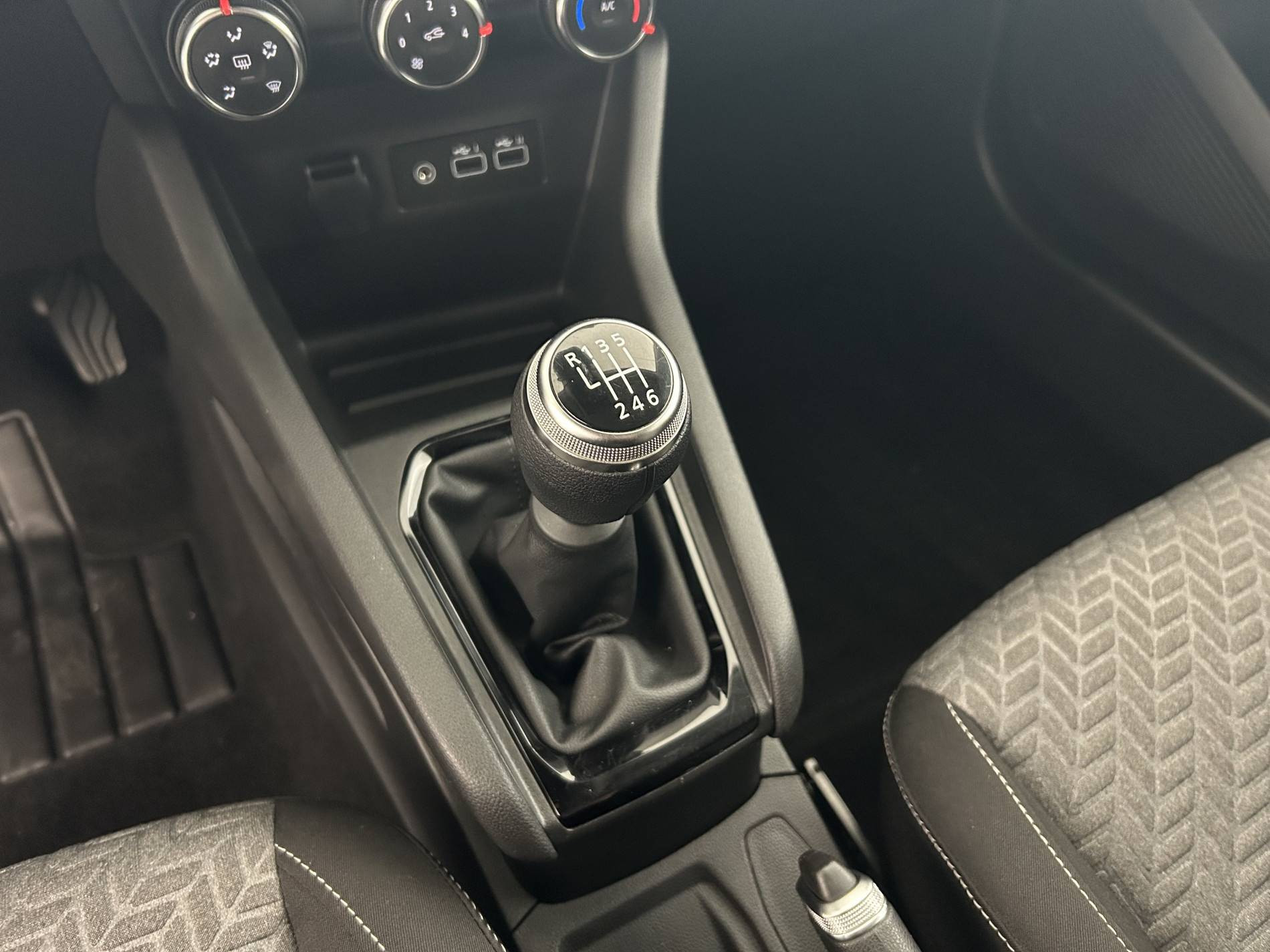 Vente en ligne Renault Clio 5 Clio TCe 90 au prix de 15 590 €