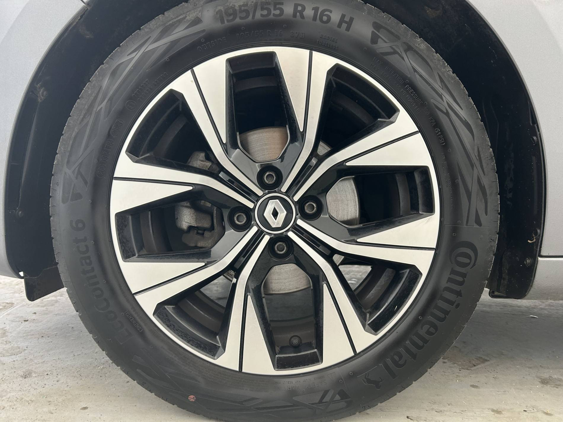 Vente en ligne Renault Clio 5 Clio TCe 90 au prix de 15 390 €