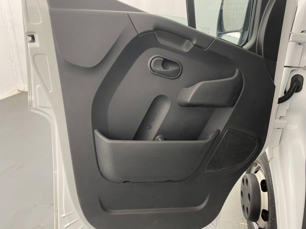 Vente en ligne Renault Master 3 Châssis Cabine MASTER CC PROP RJ3500 PAF AR COURT L2 DCI 130 au prix de 29 990 €