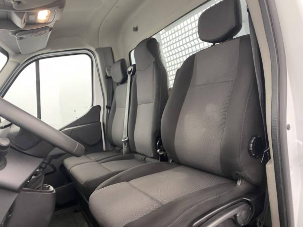 Vente en ligne Renault Master 3 Châssis Cabine MASTER CC PROP RJ3500 PAF AR COURT L2 DCI 130 au prix de 29 990 €