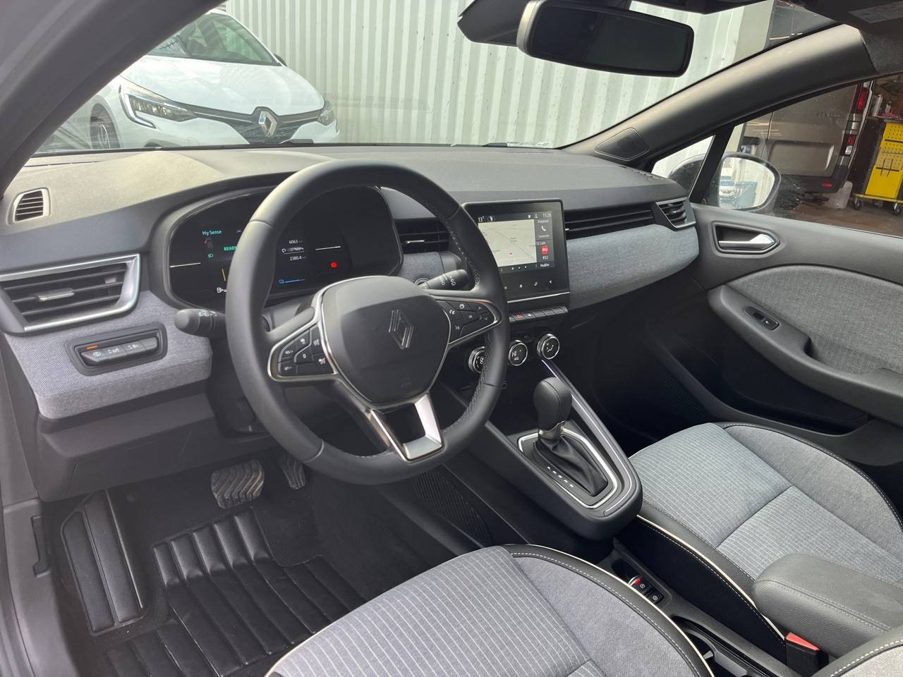 Vente en ligne Renault Clio 5 Clio E-Tech full hybrid 145 ch GSR2 au prix de 22 590 €