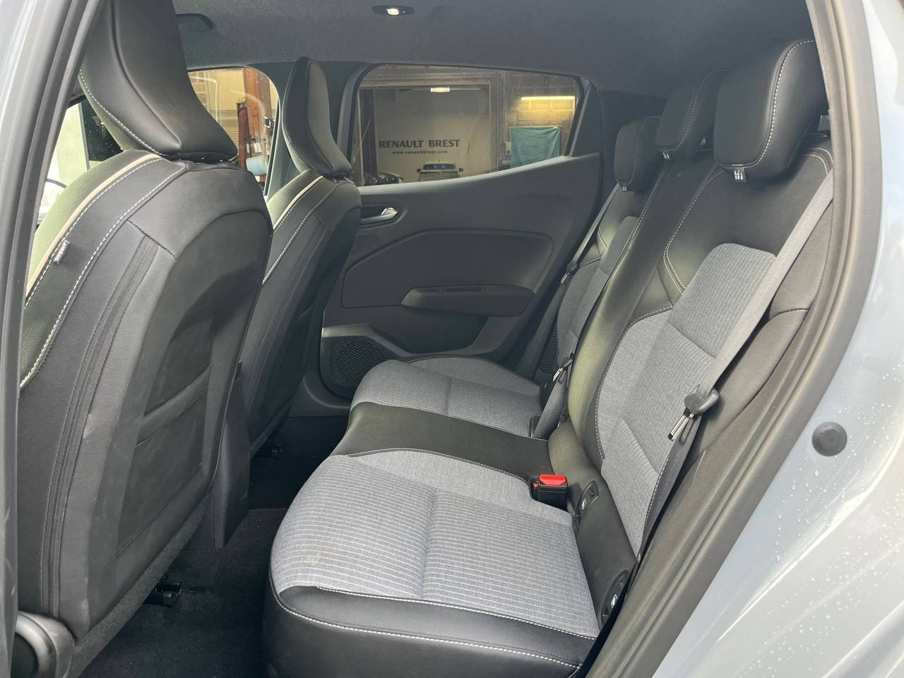 Vente en ligne Renault Clio 5 Clio E-Tech full hybrid 145 ch GSR2 au prix de 22 590 €