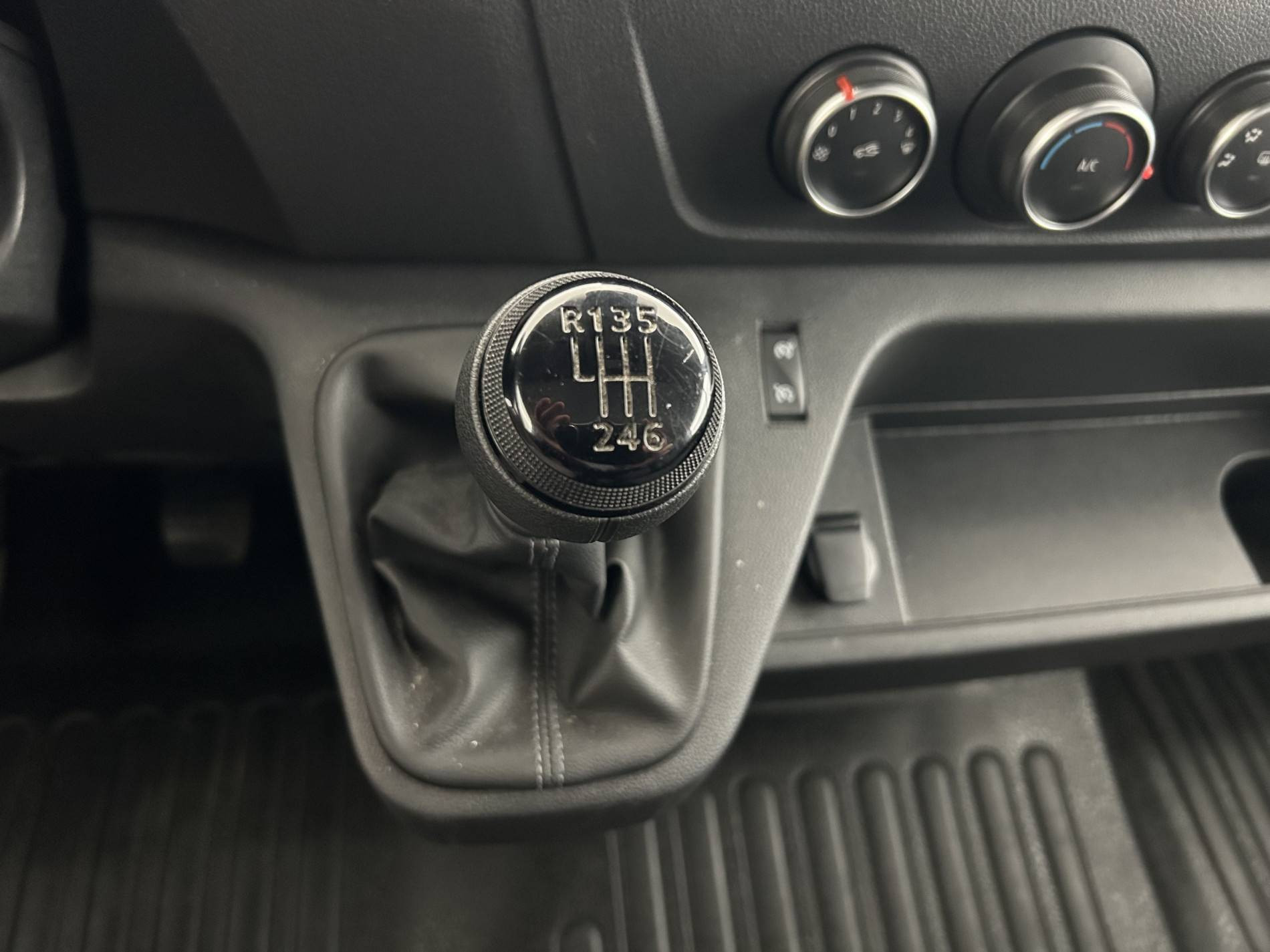 Vente en ligne Renault Master 3 Châssis Cabine MASTER PHC TRAC F3500 L3H1 BLUE DCI 145 EURO VI au prix de 28 790 €