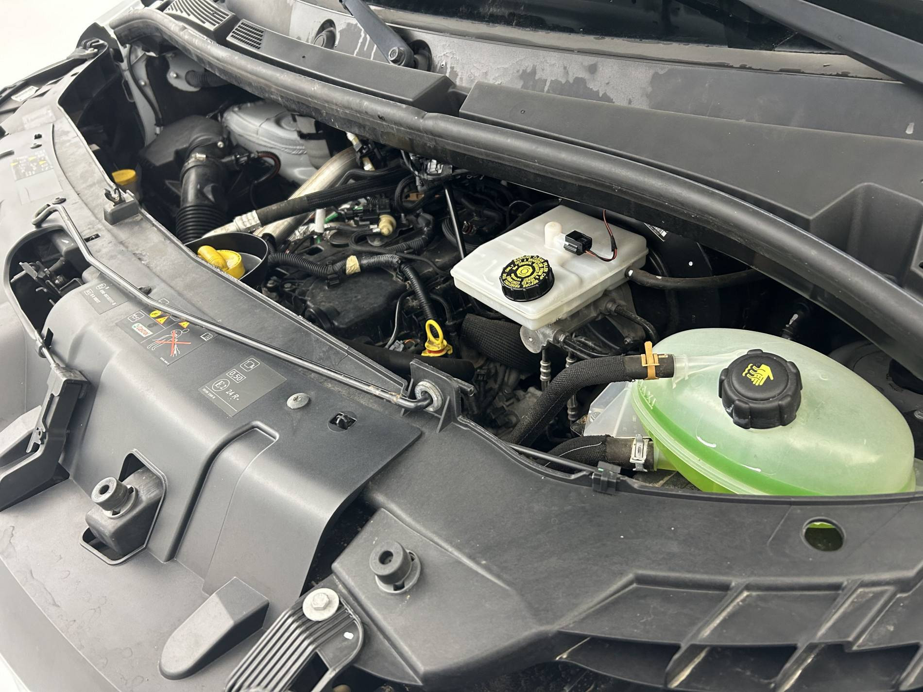 Vente en ligne Renault Master 3 Châssis Cabine MASTER CC PROP RJ3500 PAF AR COURT L2 DCI 130 au prix de 28 990 €