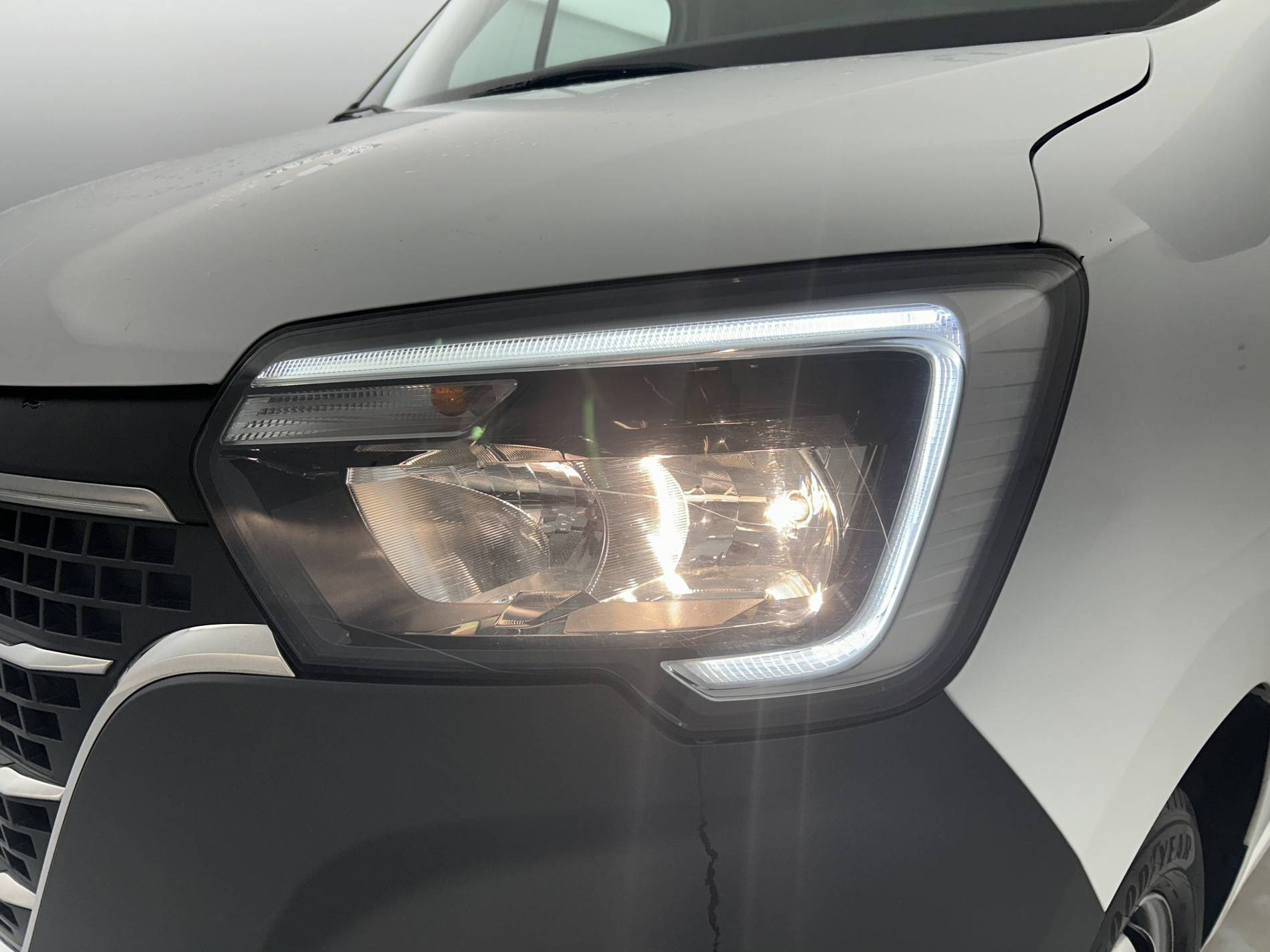 Vente en ligne Renault Master 3 Châssis Cabine MASTER CC PROP RJ3500 PAF AR COURT L2 DCI 130 au prix de 28 990 €